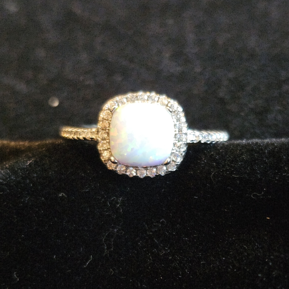 Elegant Sterling Silver Opal Ring Sz 7